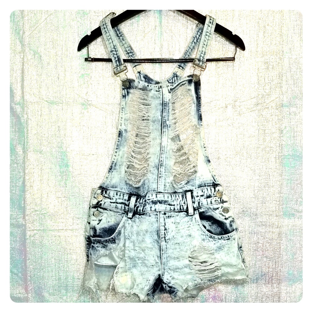 🌞THE CUTEST! Overall shorts from Fashion Nova!